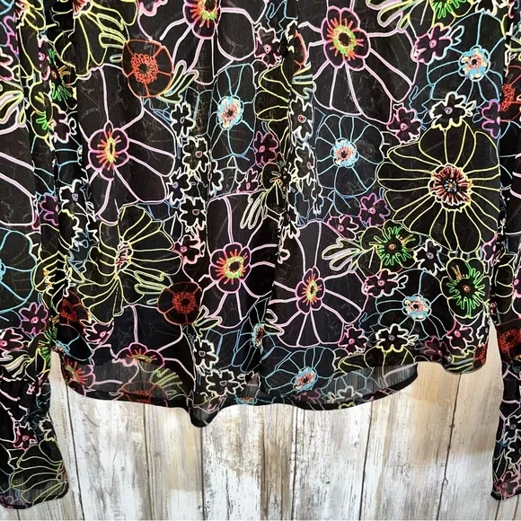 NWT Steve Madden Cameila Black Sheer Floral Button Blouse - Picture 4 of 6